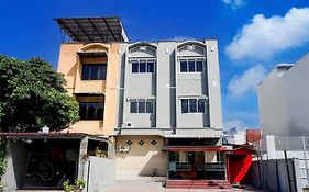 Hotel O Medan City Center Near Plaza Medan Fair Formerly Waringin Residence